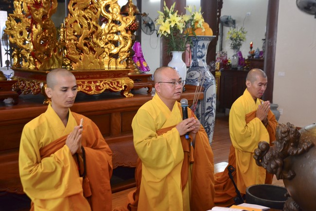 The Eight Precept Retreat  at Tay Khanh pagoda, Thai Binh